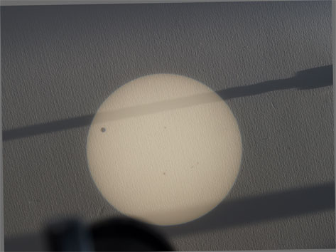 金星太陽面通過 8:10
