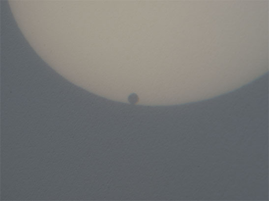 金星太陽面通過 13:30